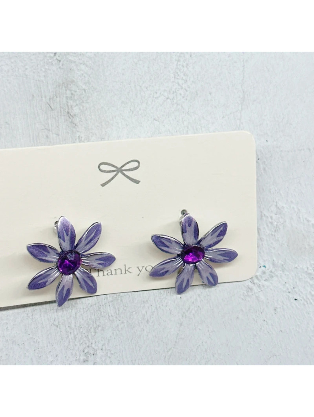 366u. Purple Ombre Flower Earrings